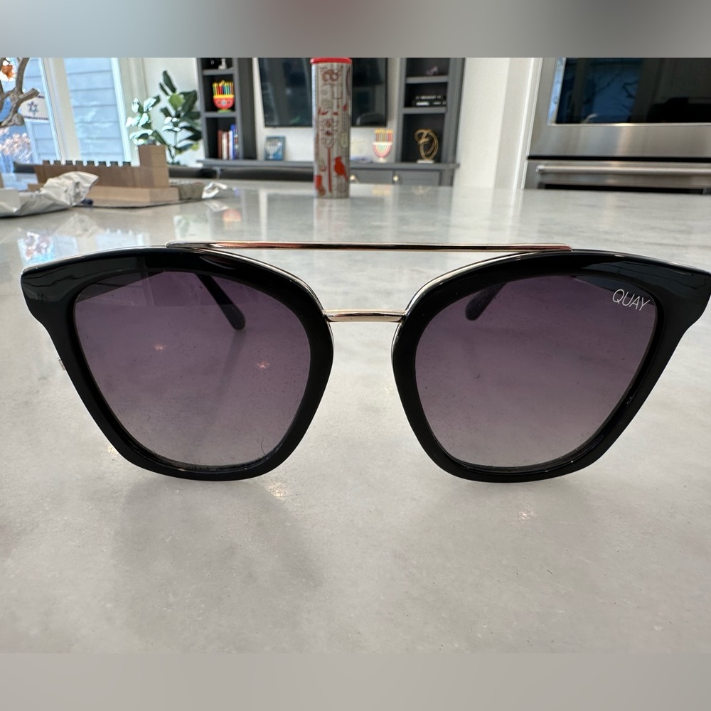 Quay Australia Sweet Dreams Sunglasses NWT